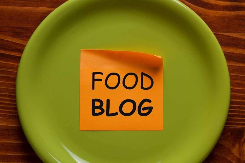 How to Start a Food Blog sticky note on plate